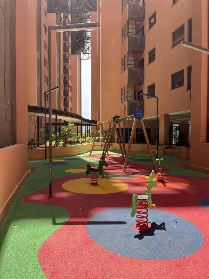 -Malagasunapts-Skygarden Teatinos Pool Playground Eksteriør bilde